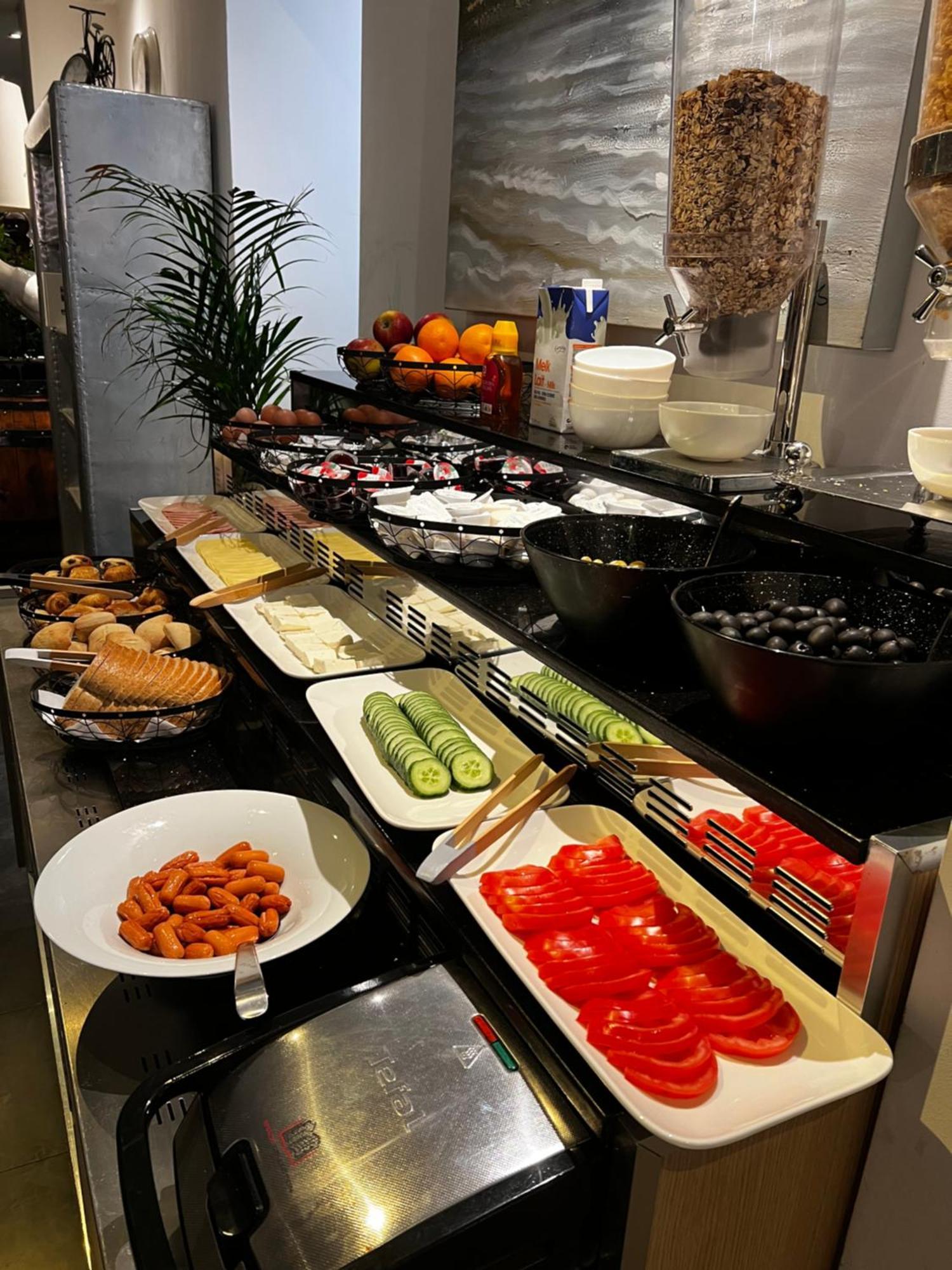 航空酒店 Saint-Gilles 外观 照片