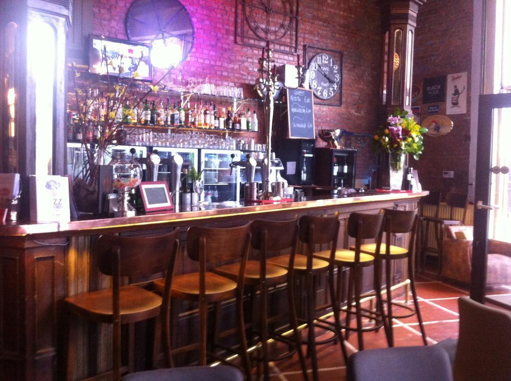 航空酒店 Saint-Gilles 外观 照片