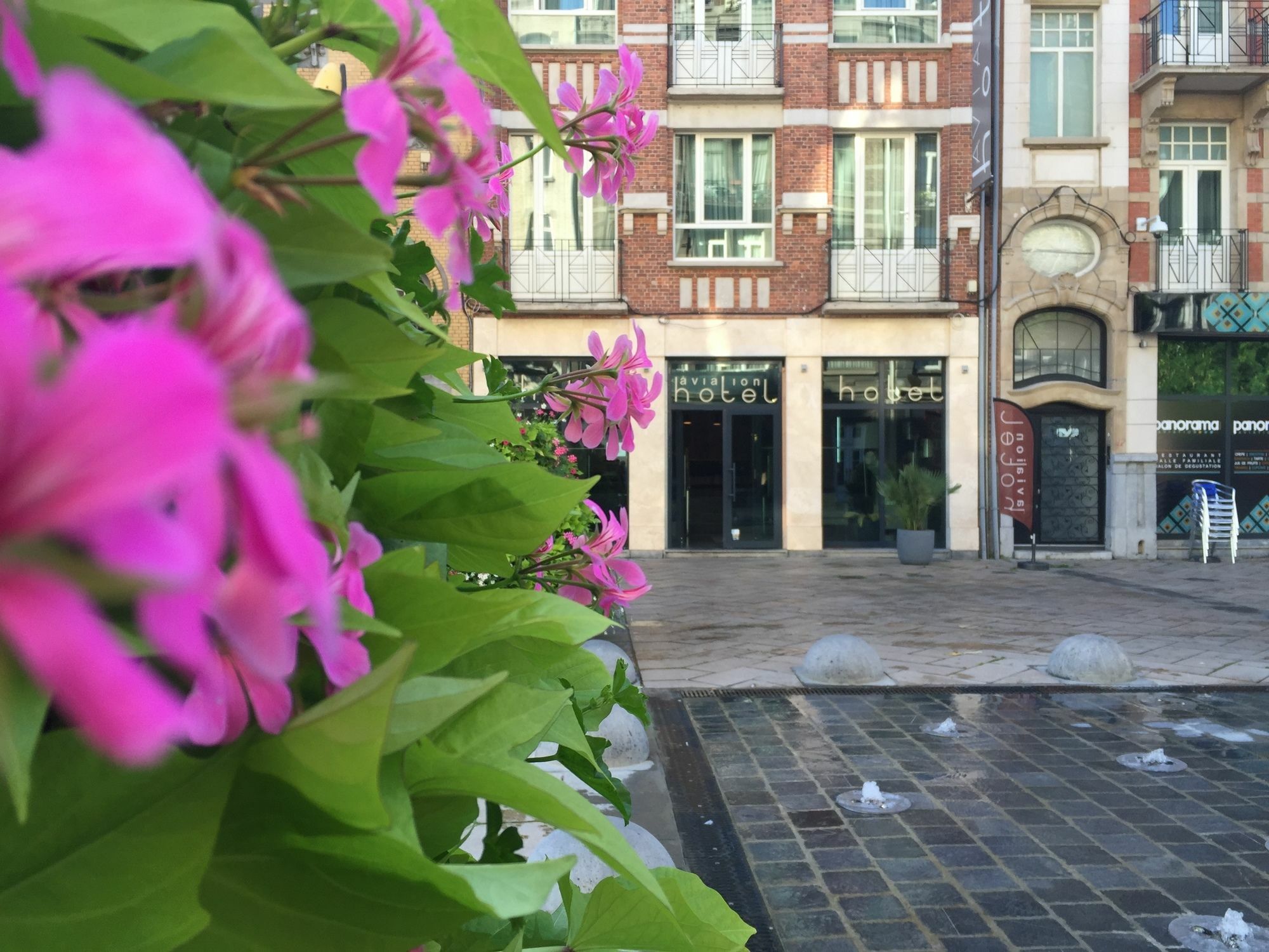 航空酒店 Saint-Gilles 外观 照片
